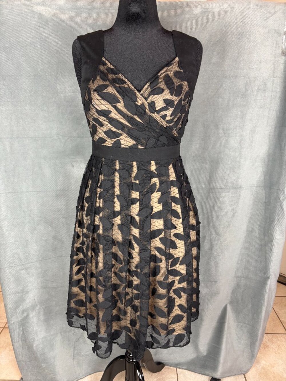 Adrianna Papell Lace Mesh Overlay Babydoll Dress Size 8 Black Floral Whimsigoth